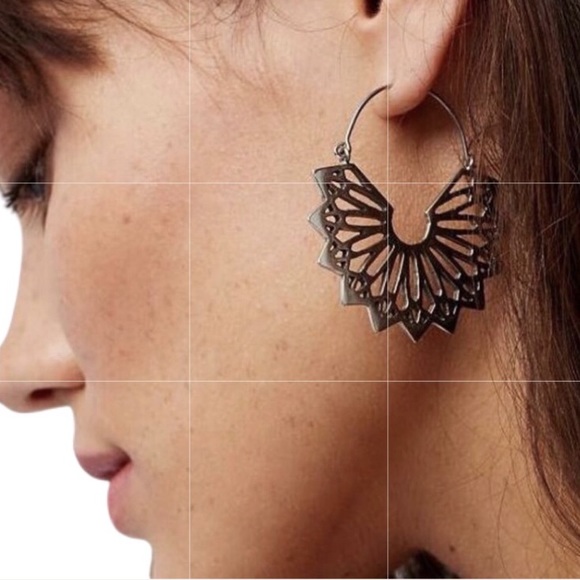 Jewelry - 🆕 Boho Chic Statement Earrings